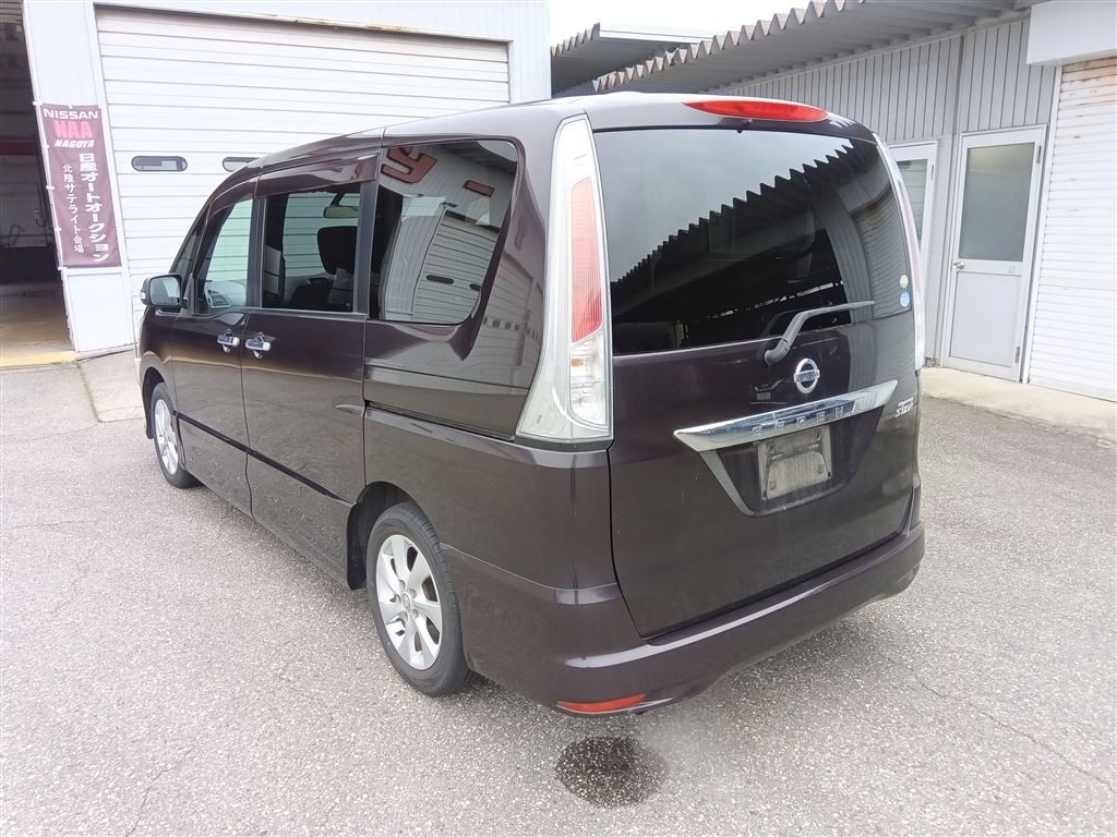 NISSAN SERENA