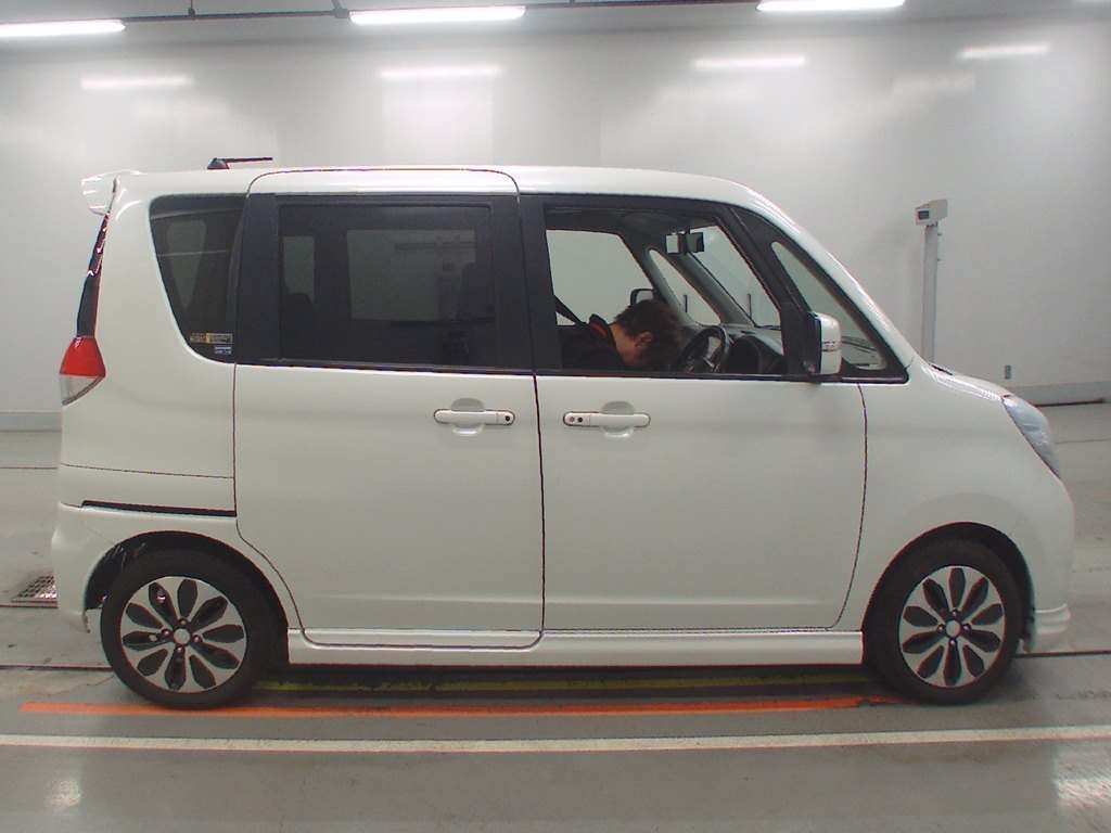 MITSUBISHI DELICA D:2