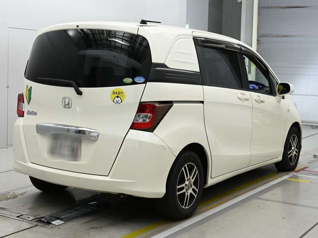HONDA FREED SPIKE