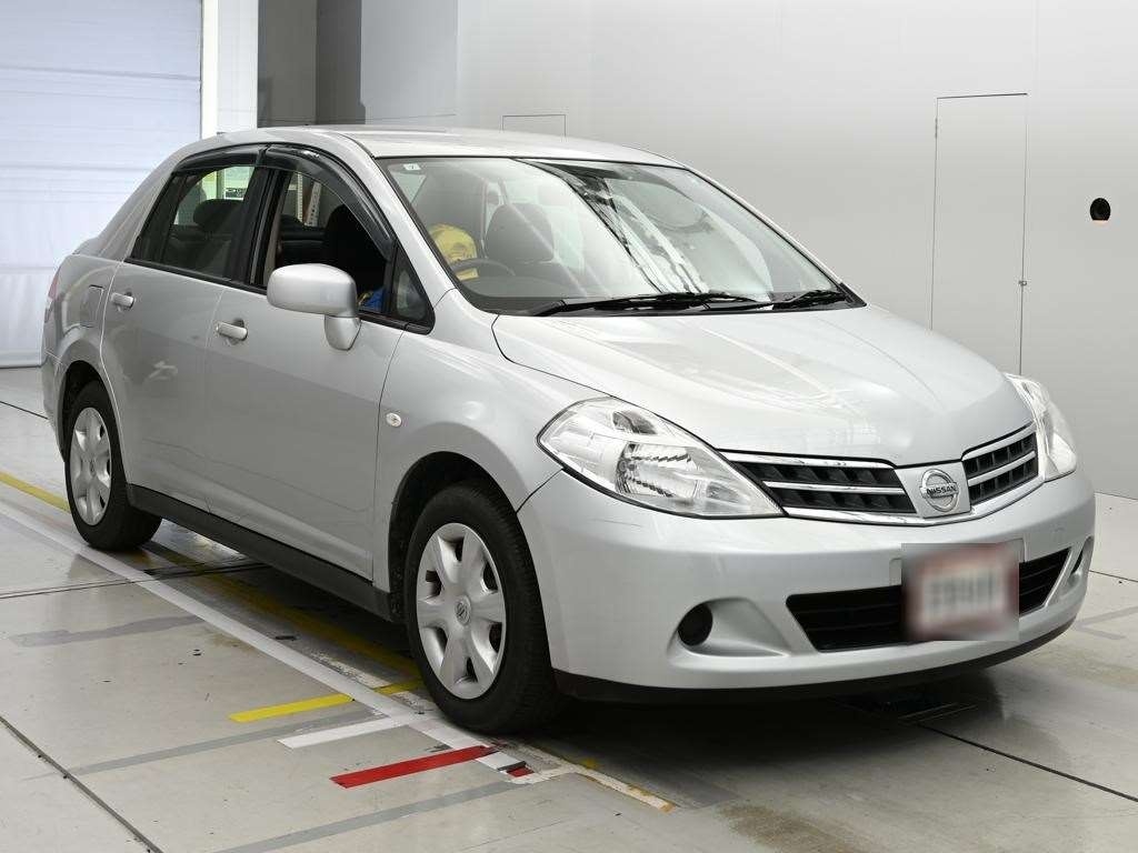 NISSAN TIIDA LATIO