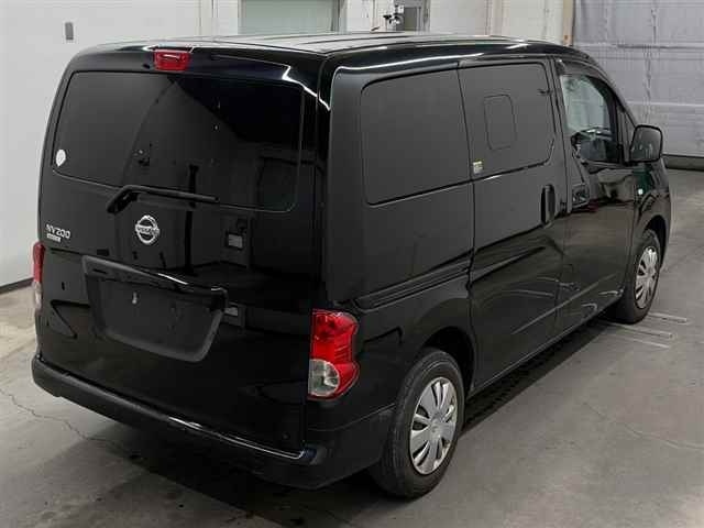 NISSAN NV200