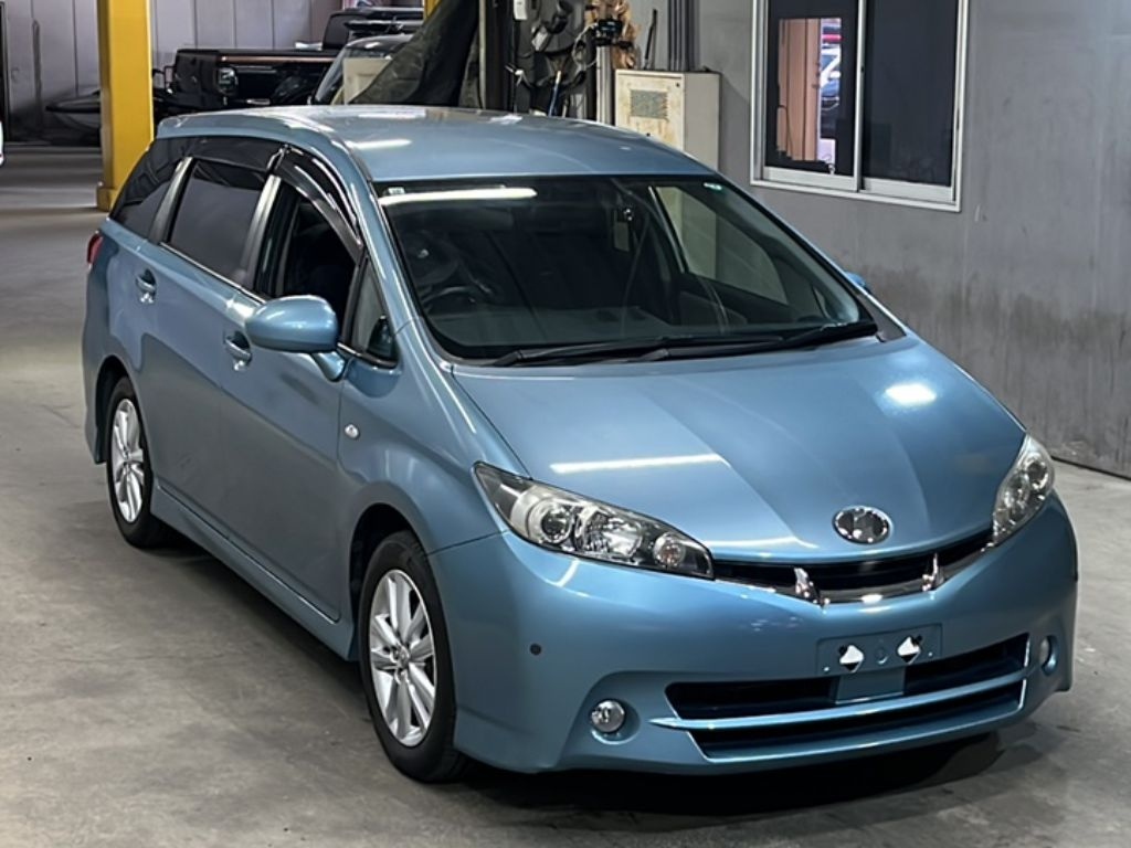 TOYOTA WISH