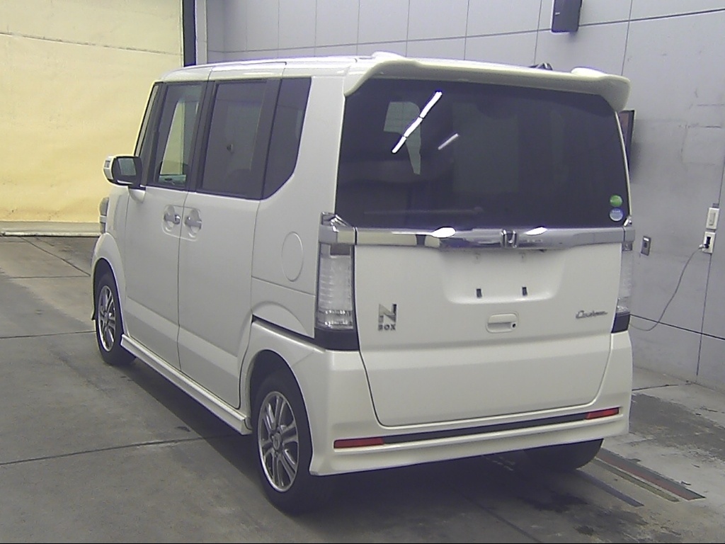 HONDA N-BOX