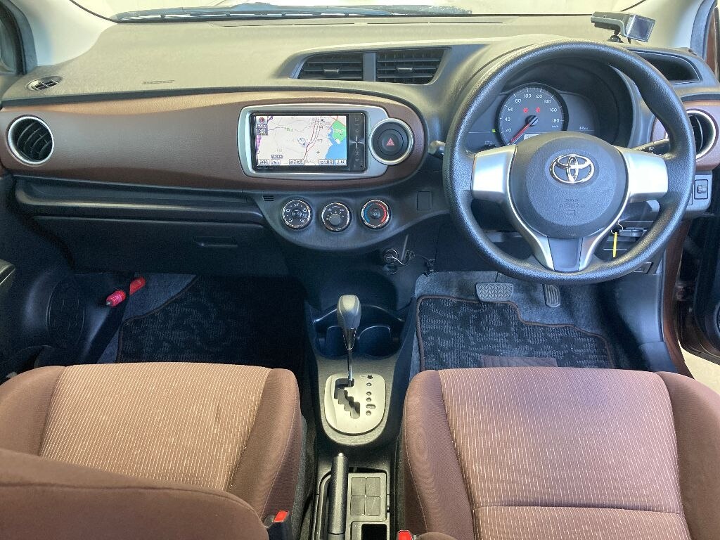 TOYOTA VITZ