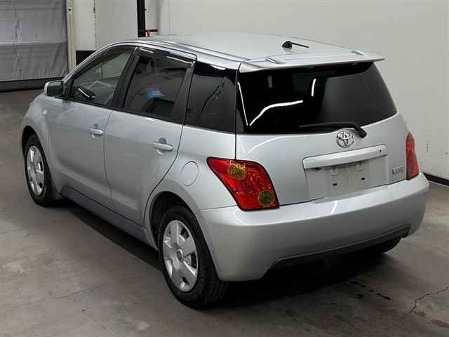 TOYOTA IST