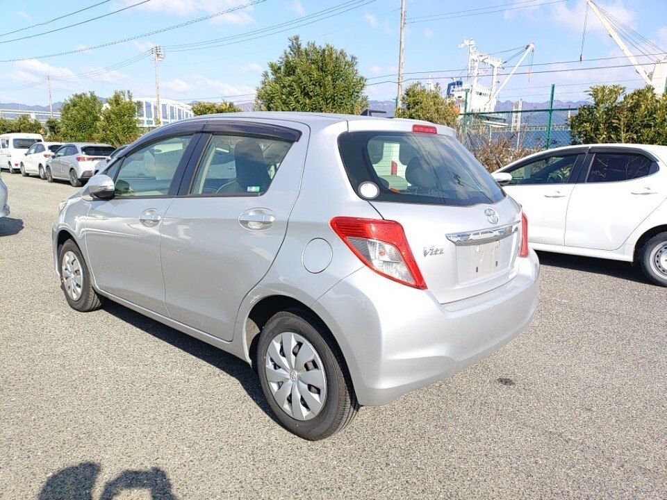 TOYOTA VITZ