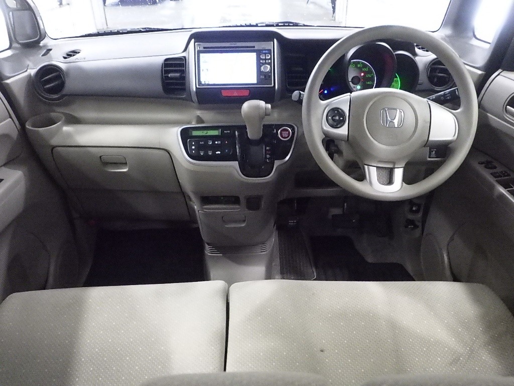 HONDA N-BOX