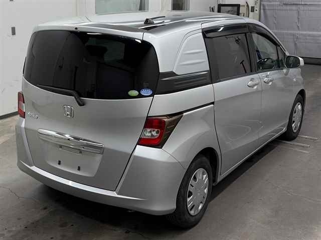 HONDA FREED SPIKE