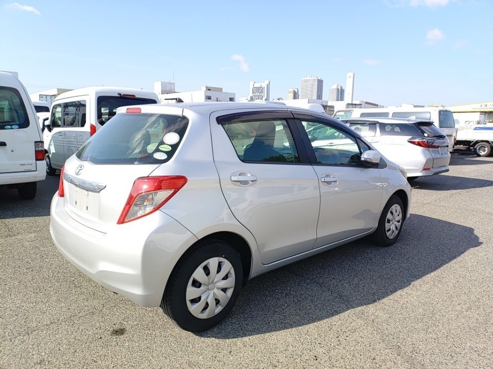 TOYOTA VITZ