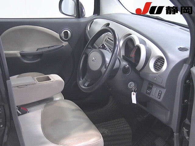 DAIHATSU MOVE LATTE