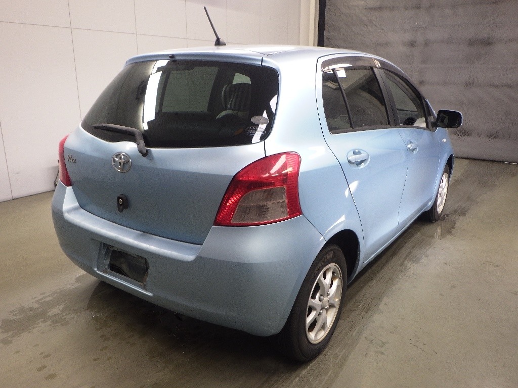 TOYOTA VITZ