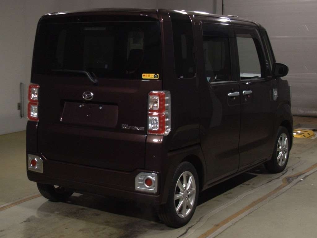 DAIHATSU WAKE