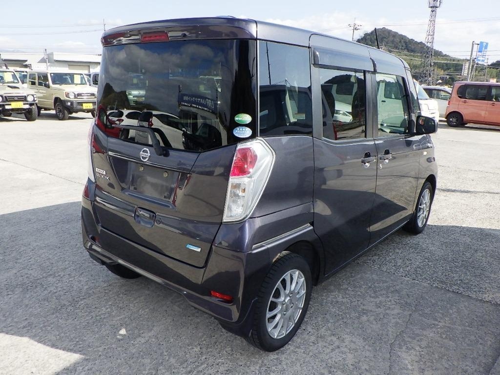 NISSAN DAYZ ROOX