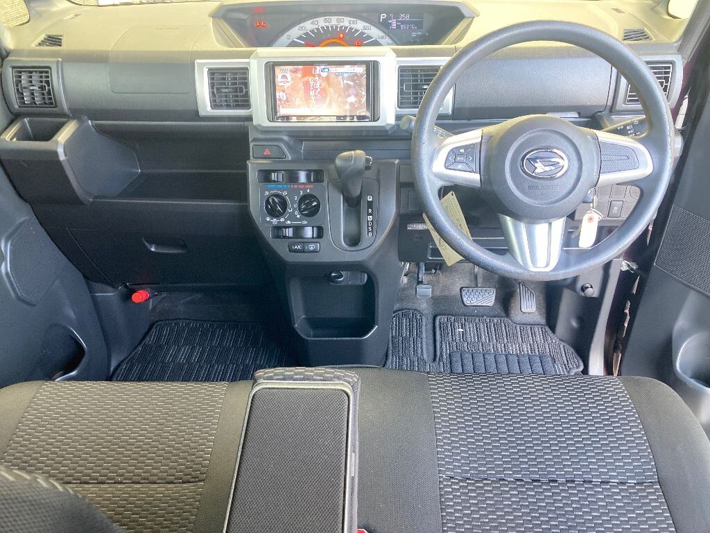 DAIHATSU WAKE