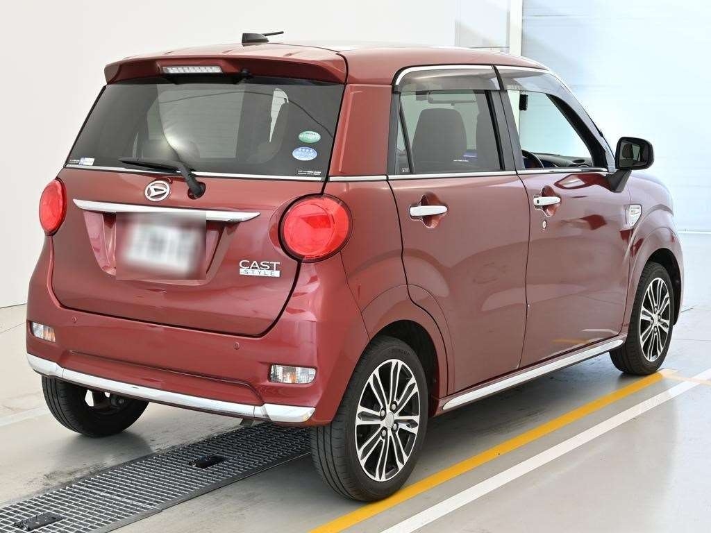 DAIHATSU CAST