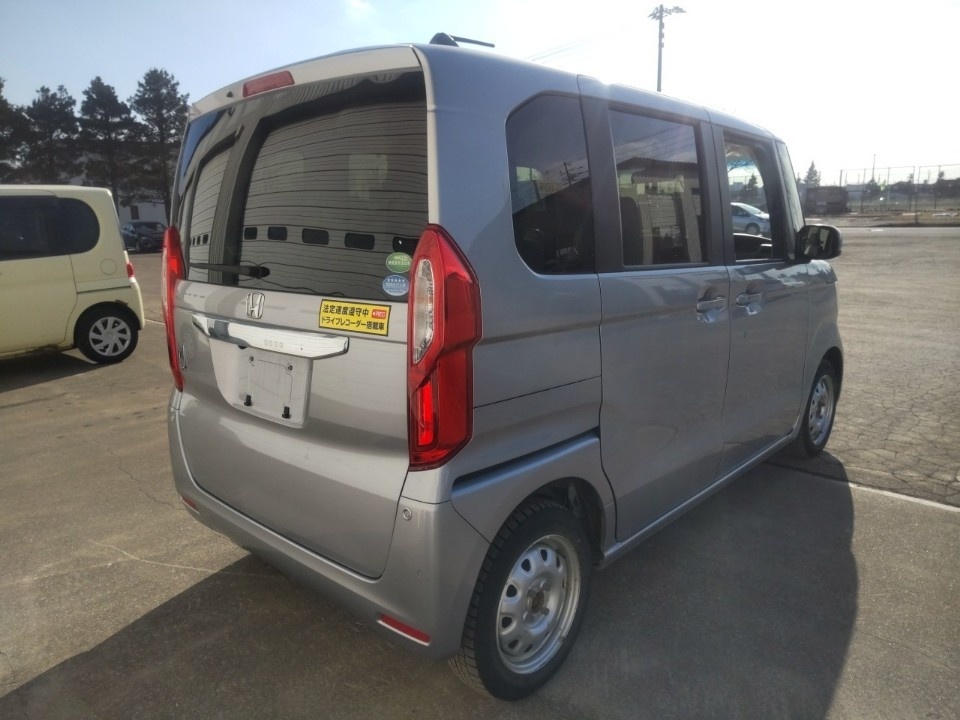 HONDA N-BOX