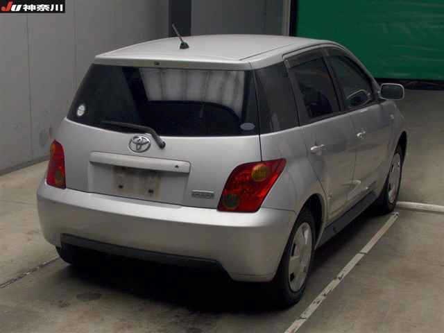 TOYOTA IST