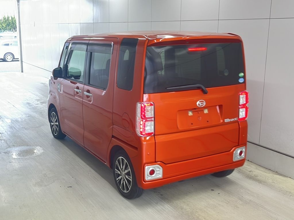 DAIHATSU WAKE