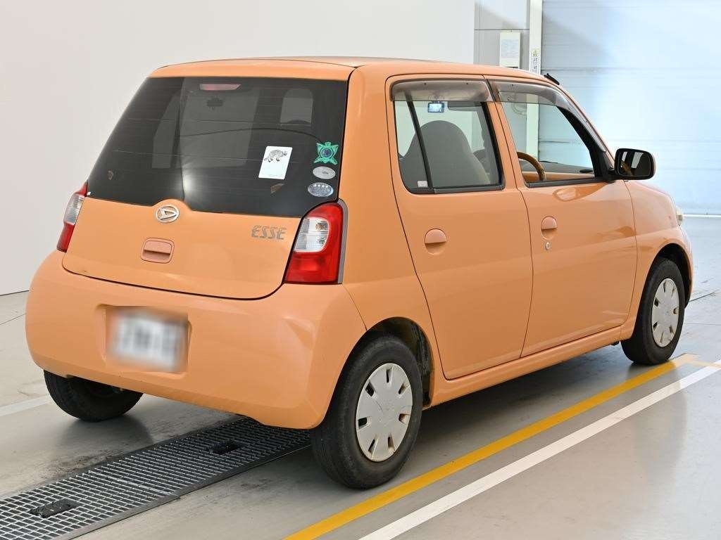 DAIHATSU ESSE