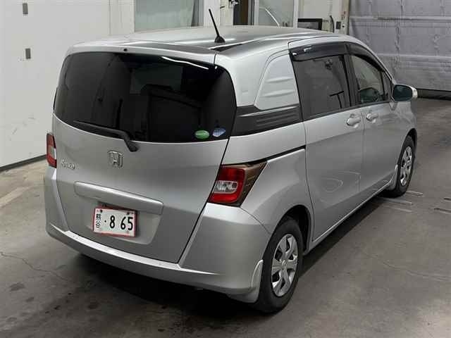 HONDA FREED SPIKE