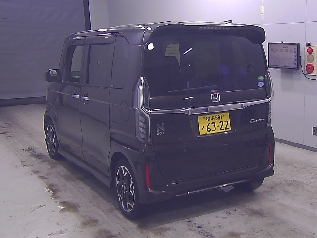 HONDA N-BOX