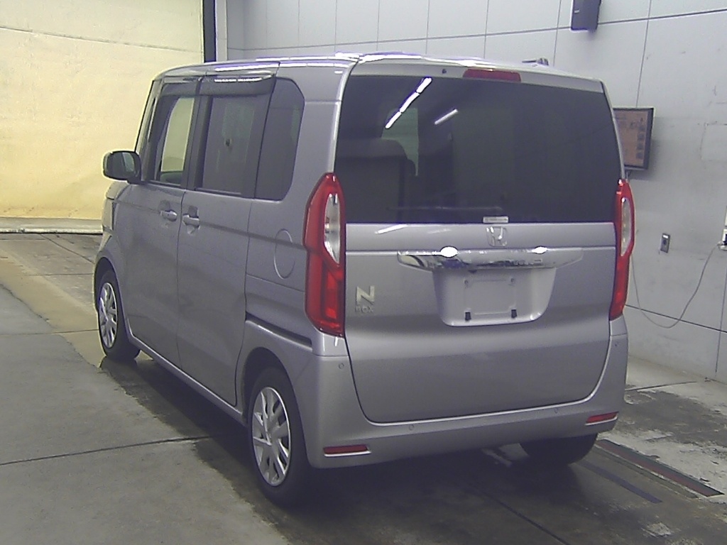 HONDA N-BOX