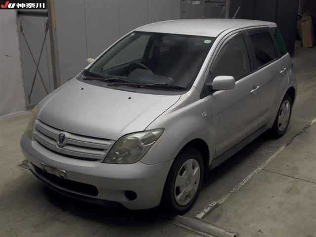 TOYOTA IST