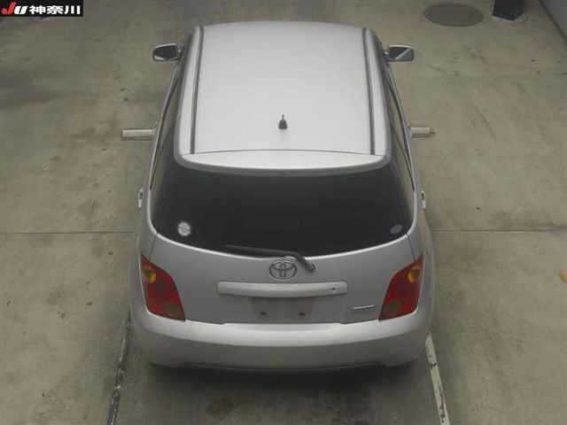 TOYOTA IST