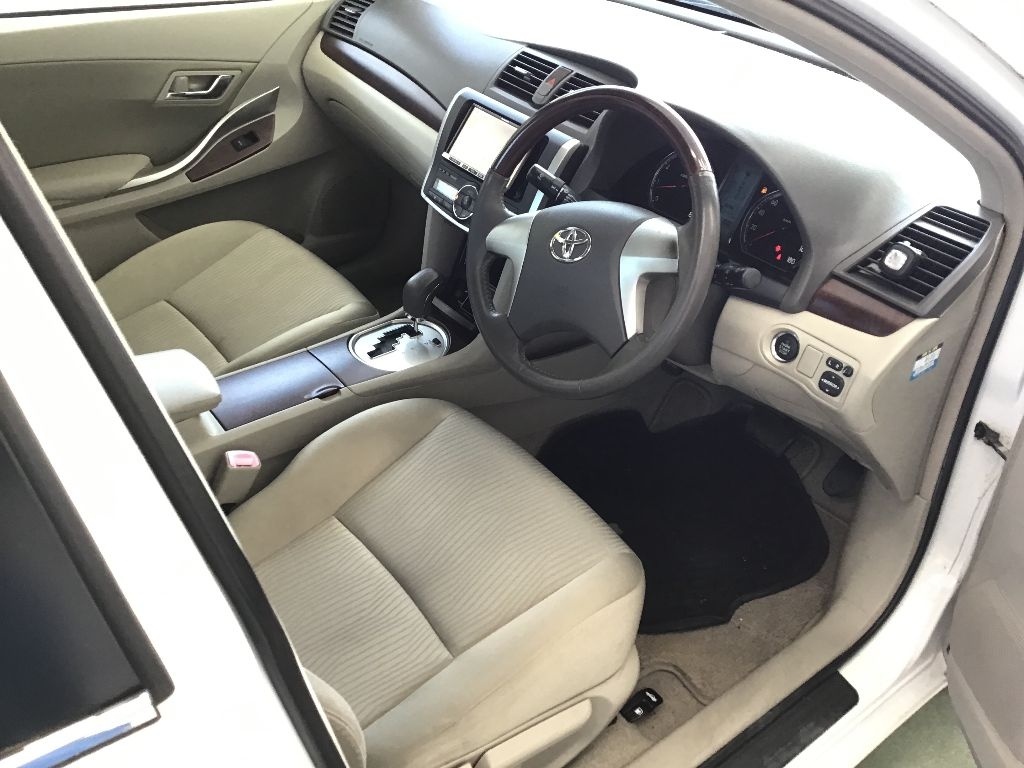 TOYOTA PREMIO