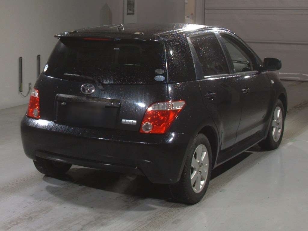 TOYOTA IST