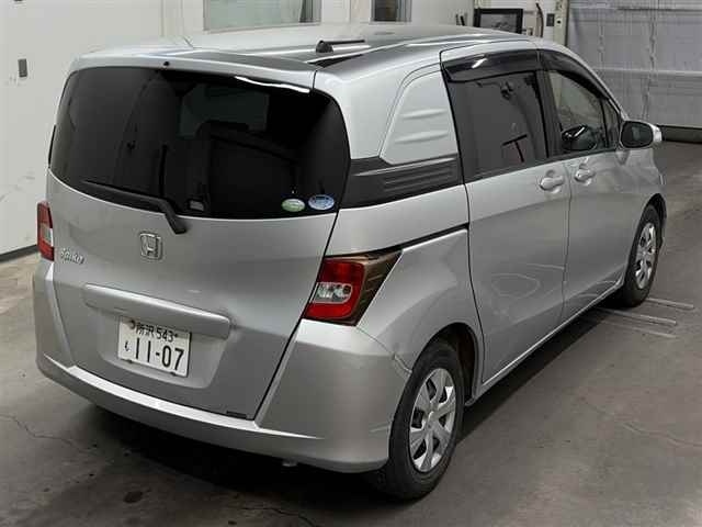HONDA FREED SPIKE