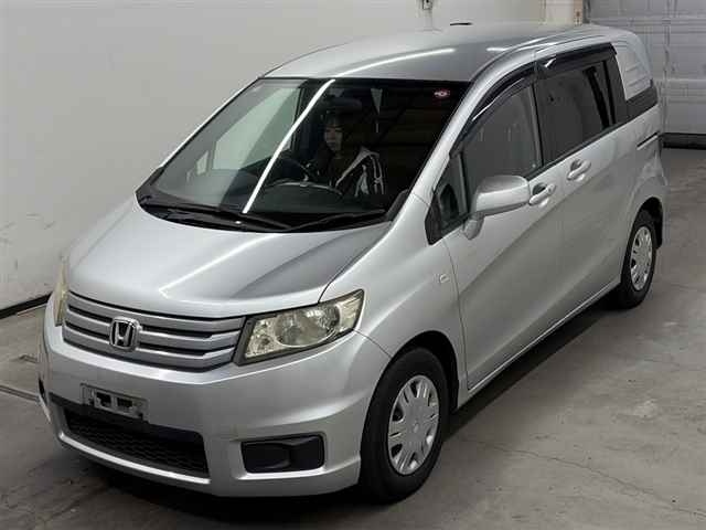 HONDA FREED SPIKE