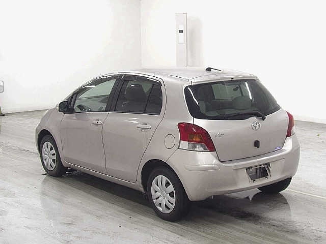 TOYOTA VITZ