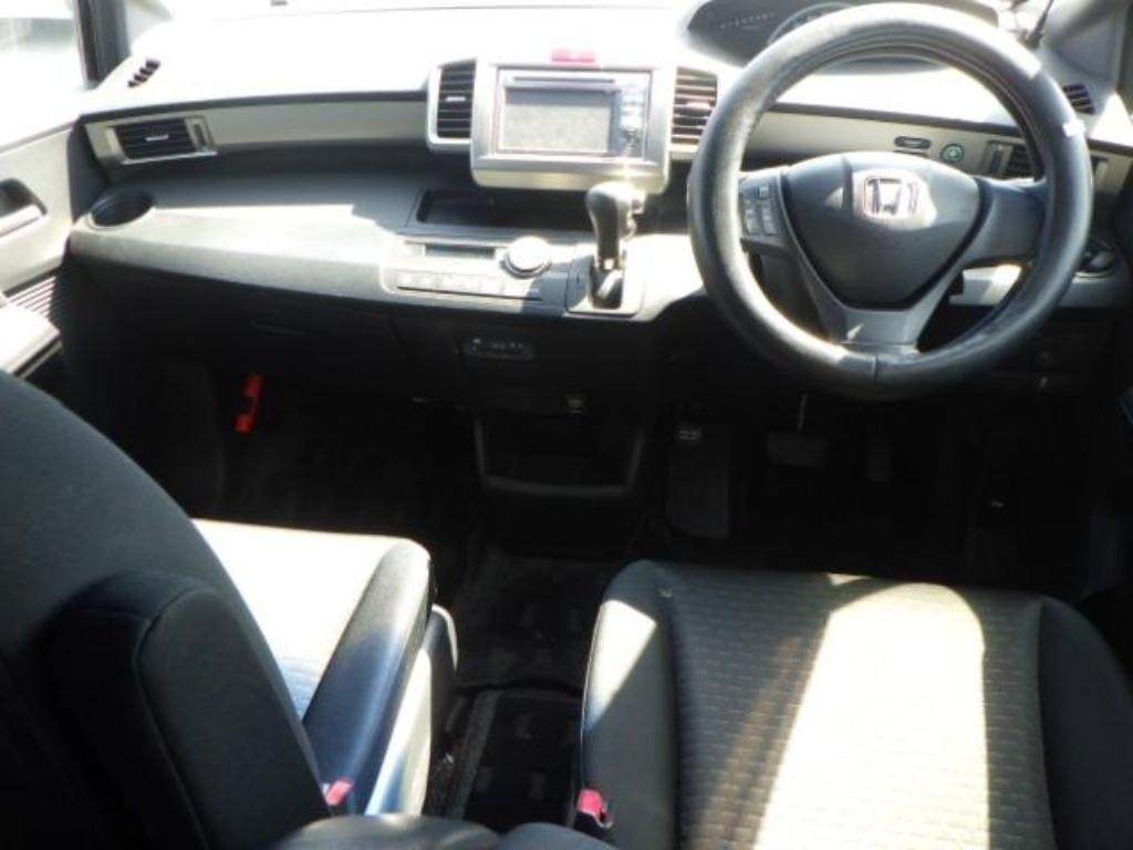 HONDA FREED SPIKE
