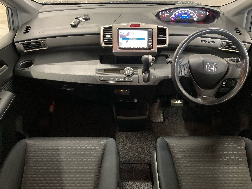 HONDA FREED SPIKE
