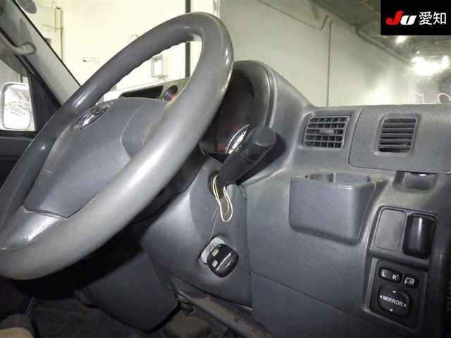 TOYOTA PIXIS VAN