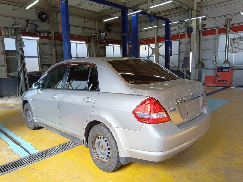 NISSAN TIIDA LATIO