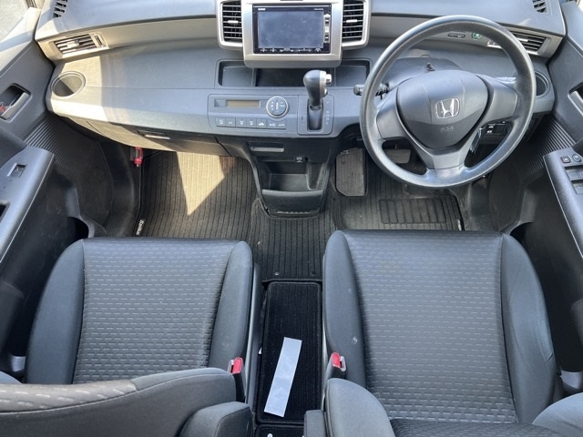 HONDA FREED SPIKE