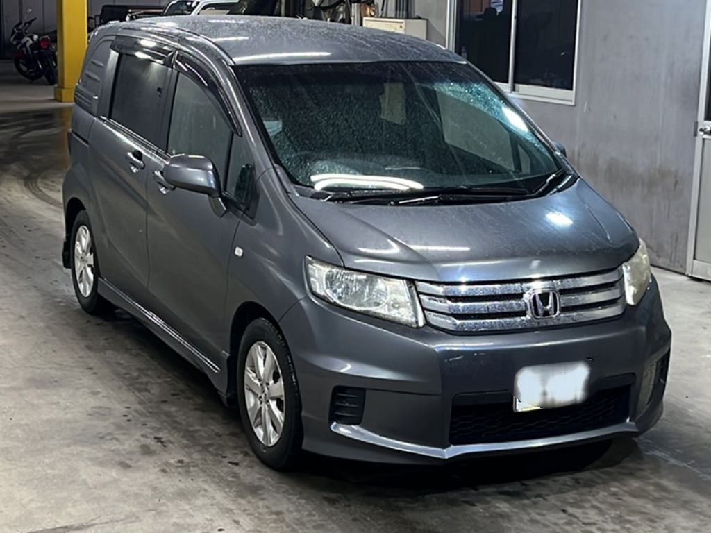 HONDA FREED SPIKE