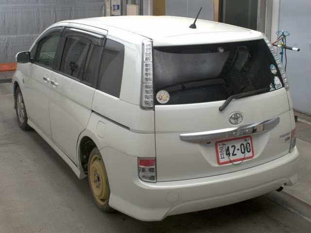 TOYOTA ISIS