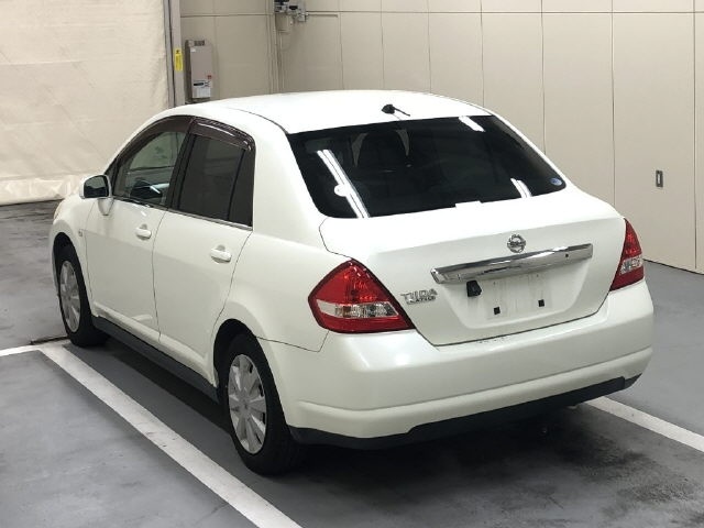 NISSAN TIIDA LATIO