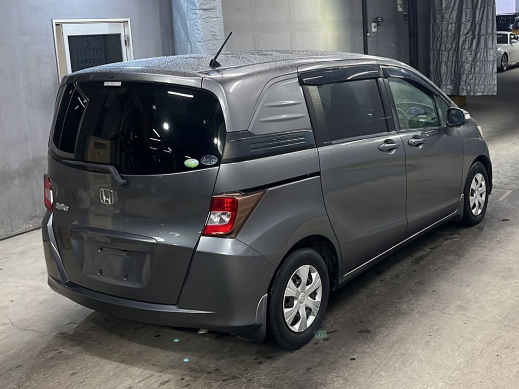 HONDA FREED SPIKE