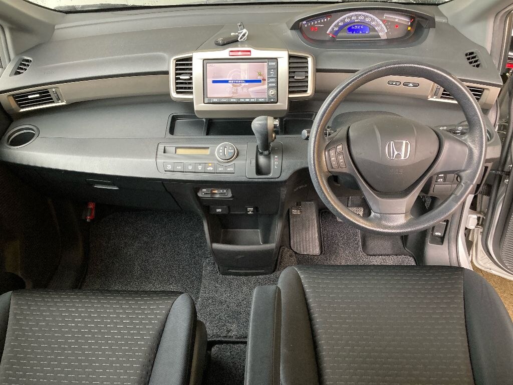 HONDA FREED SPIKE