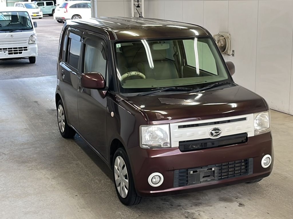 DAIHATSU MOVE CONTE
