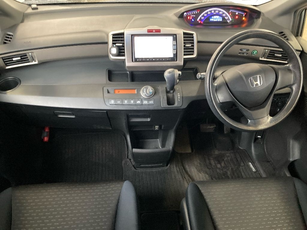 HONDA FREED SPIKE