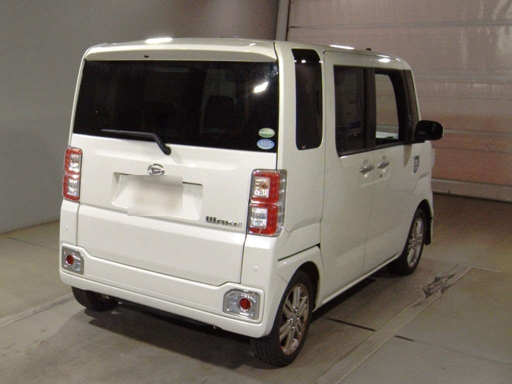 DAIHATSU WAKE