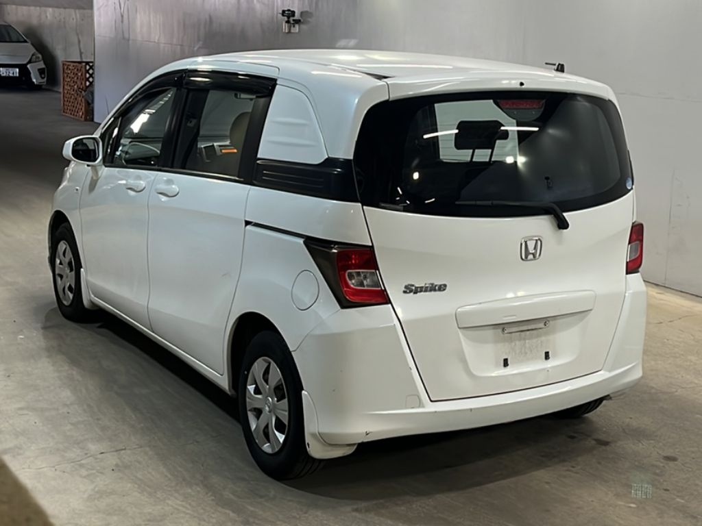 HONDA FREED SPIKE