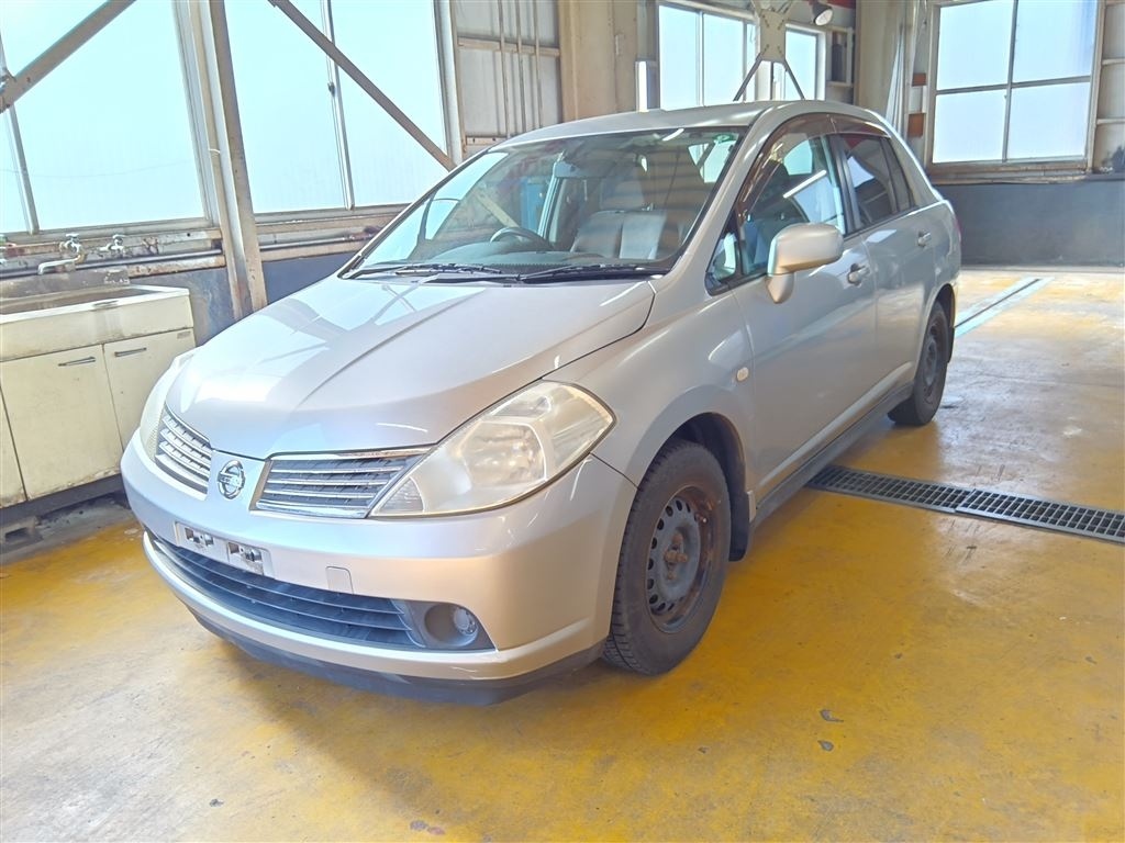 NISSAN TIIDA LATIO