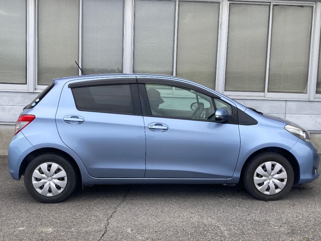 TOYOTA VITZ