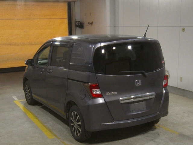 HONDA FREED SPIKE